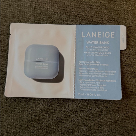 Beauty Sample Set - Picture 6 of 15